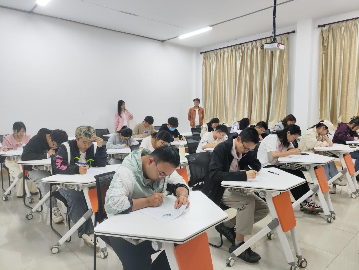 澳门威尼克斯人网站一马当先知识竞赛决赛现场.jpg